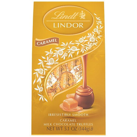  Lindt LINDOR Milk Chocolate Candy Truffles, Milk Chocolate  with Smooth, Melting Truffle Center, 5.1 oz. Bag : Everything Else