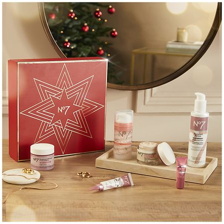No7 The Ultimate Skincare Collection Gift Set