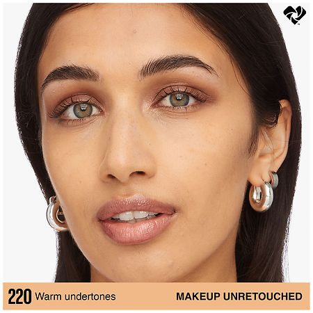 Maybelline New York Up To 30Hr Wear Lumi-Matte Foundation, Infused With Amino Acids, 220