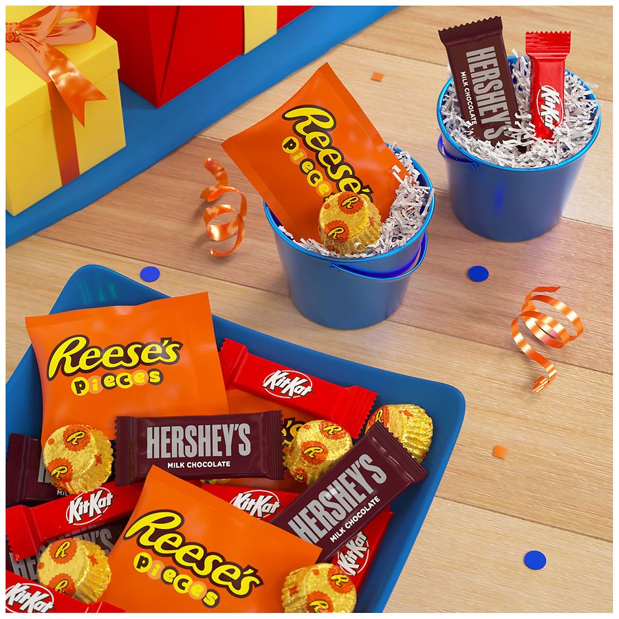 HERSHEY'S, KIT KAT and REESE'S Candy Assortment Party Pack | Walgreens